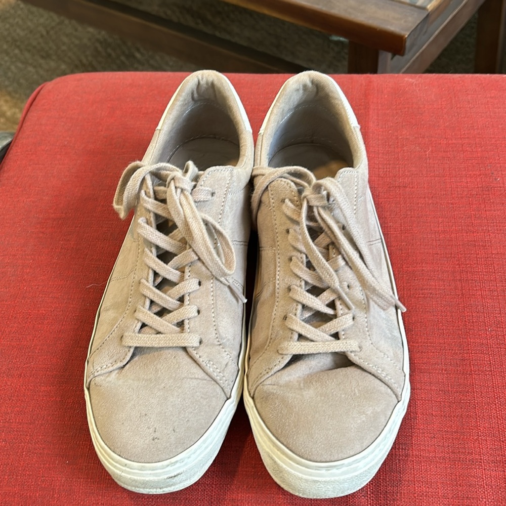 1994 suede sneakers, light beige, woman’s size 8, excellent pre-owned condition.